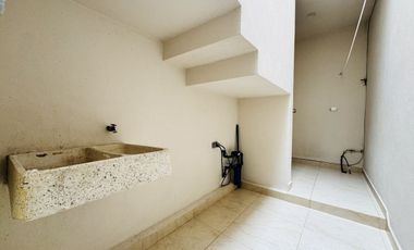 CASA EN VENTA EN QUERÉTARO, ZIBATÁ, TRES CONTROLES DE ACCESO