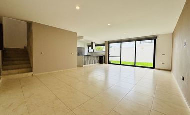 CASA EN VENTA EN QUERÉTARO, ZIBATÁ, TRES CONTROLES DE ACCESO