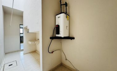 CASA EN VENTA EN QUERÉTARO, ZIBATÁ, TRES CONTROLES DE ACCESO