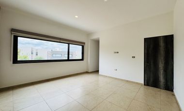 CASA EN VENTA EN QUERÉTARO, ZIBATÁ, TRES CONTROLES DE ACCESO