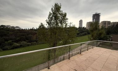 Venta de residencia con vista al campo de Golf en Bosque Real