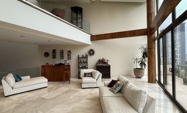 Venta de residencia con vista al campo de Golf en Bosque Real