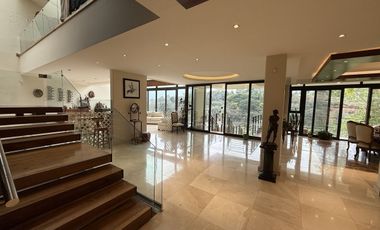 Venta de residencia con vista al campo de Golf en Bosque Real