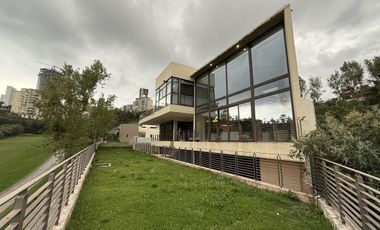 Venta de residencia con vista al campo de Golf en Bosque Real