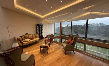 Venta de residencia con vista al campo de Golf en Bosque Real