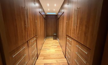 Venta de residencia con vista al campo de Golf en Bosque Real