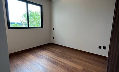 Estrena depto en las águilas...