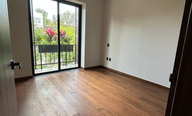 Estrena depto en las águilas...