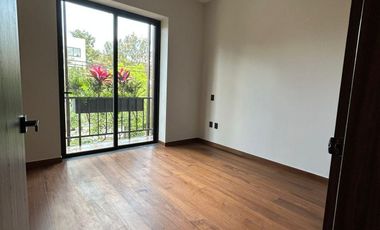 Estrena depto en las águilas...