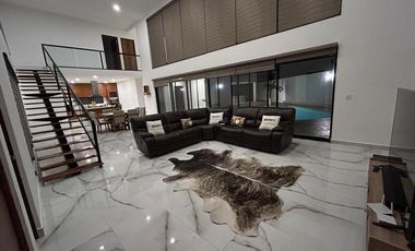 🏡✨ Residencia de Lujo en Jardines de la Rejoyada