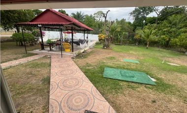 Venta de casa con piscina, Playa Gorgona, Chame