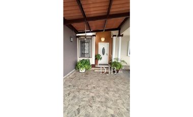 VENTA Y ALQUILER DE CASA EN VILLA BELLA EN LAS CUMBRES