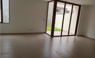 ALQUILER DE CASA EN BRISAS DEL GOLF - PH LIRIOS - LINEA BLANCA