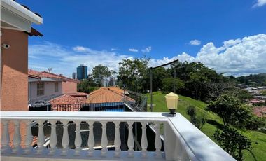 Casa con Pizcina Venta altos de panama