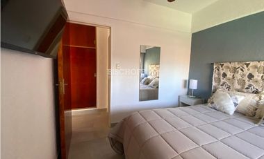 EXCELENTE DEPARTAMENTO DE 2 AMBIENTES CON ESTACIONAMIENTO CUBIERTO