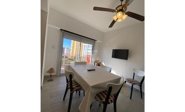 EXCELENTE DEPARTAMENTO DE 2 AMBIENTES CON ESTACIONAMIENTO CUBIERTO