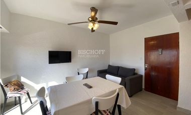 EXCELENTE DEPARTAMENTO DE 2 AMBIENTES CON ESTACIONAMIENTO CUBIERTO