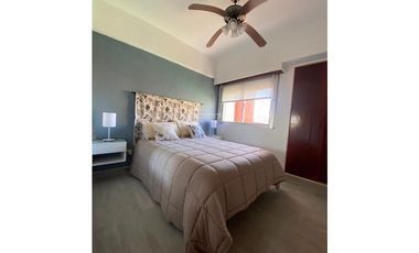 EXCELENTE DEPARTAMENTO DE 2 AMBIENTES CON ESTACIONAMIENTO CUBIERTO