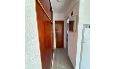 EXCELENTE DEPARTAMENTO DE 2 AMBIENTES CON ESTACIONAMIENTO CUBIERTO