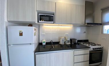 EXCELENTE DEPARTAMENTO DE 2 AMBIENTES CON ESTACIONAMIENTO CUBIERTO