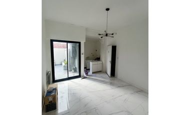 DEPARTAMENTO RECICLADO 2 AMB CON TERRAZA  CREDITO