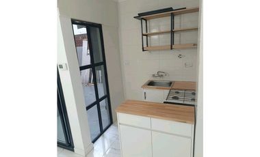DEPARTAMENTO RECICLADO 2 AMB CON TERRAZA  CREDITO