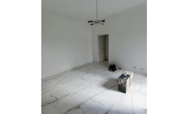 DEPARTAMENTO RECICLADO 2 AMB CON TERRAZA  CREDITO