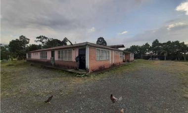 Vendo Lote en la Vía Armenia a Pereira