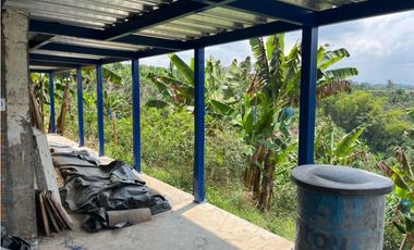 VENDO HERMOSA FINCA AGRO-TURSTICA EN FILANDIA