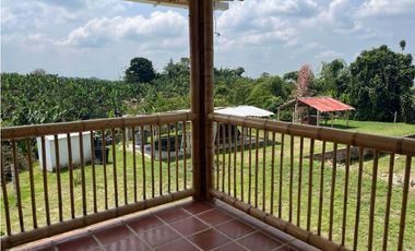 VENDO HERMOSA FINCA AGRO-TURSTICA EN FILANDIA