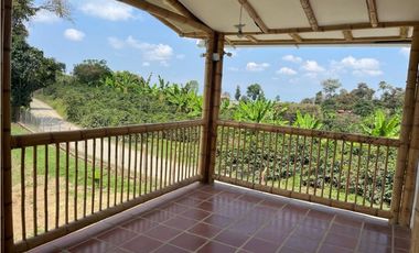 VENDO HERMOSA FINCA AGRO-TURSTICA EN FILANDIA