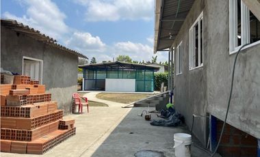 VENDO HERMOSA FINCA AGRO-TURSTICA EN FILANDIA