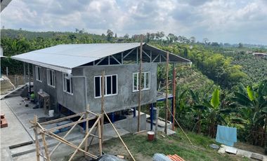 VENDO HERMOSA FINCA AGRO-TURSTICA EN FILANDIA