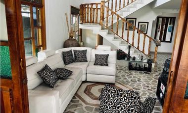 VENDO FANTÁSTICO CHALET