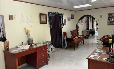 VENDO CASA HOTEL JUNTO AL PARQUE PRINCIPAL DE QUIMBAYA