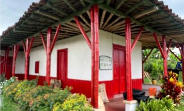 HERMOSA FINCA EN QUIMBAYA