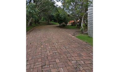 VENTA CASA CAMPESTRE LAGOS DE YERBABUENA