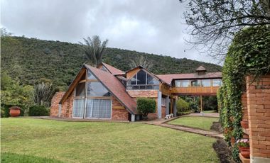VENTA CASA CAMPESTRE LAGOS DE YERBABUENA
