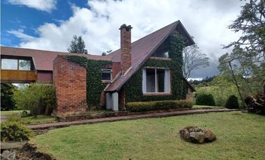 VENTA CASA CAMPESTRE LAGOS DE YERBABUENA