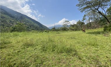 Venta de lote suroeste en unidad cerrada