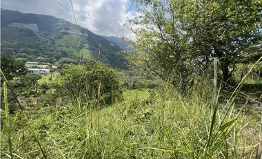 Venta de lote suroeste en unidad cerrada