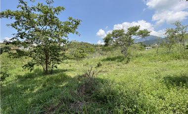 Venta de lote suroeste unidad cerrada