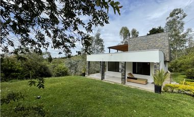 Casa en renta cerca al aeropuerto JMC