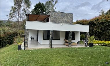 Casa en renta cerca al aeropuerto JMC