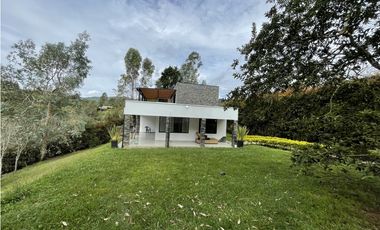 Casa en renta cerca al aeropuerto JMC