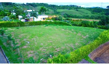 Terreno en La Carmelita con 1.962 m2. Cerritos. Pereira - Colombia.