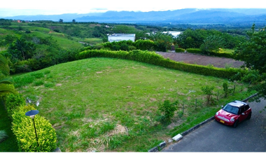 Terreno en La Carmelita con 1.962 m2. Cerritos. Pereira - Colombia.