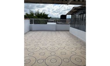 VENDO CASA CON GARAJE