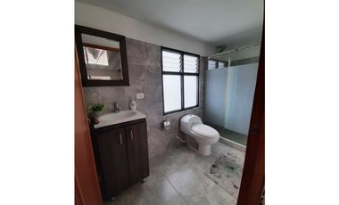 VENDO CASA CON GARAJE