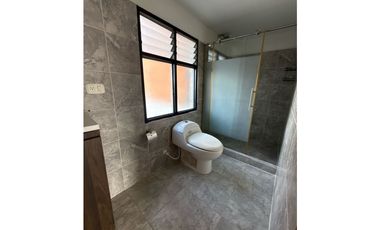 VENDO CASA CON GARAJE